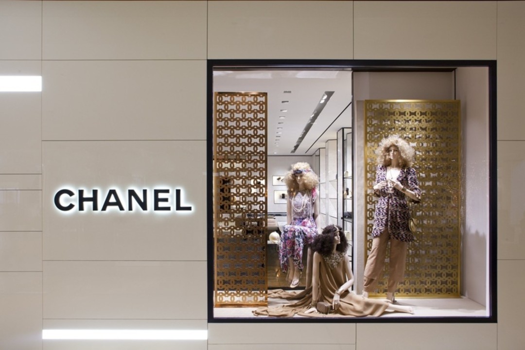 Chanel Window Display Design in 2014