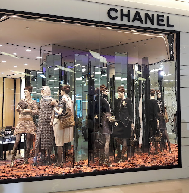 Chanel Window Display Design in 2018