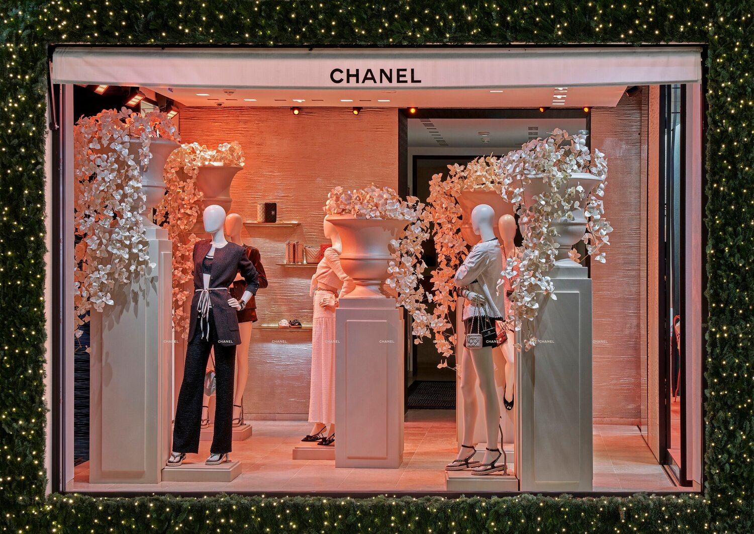 Chanel Window Display Design in 2020