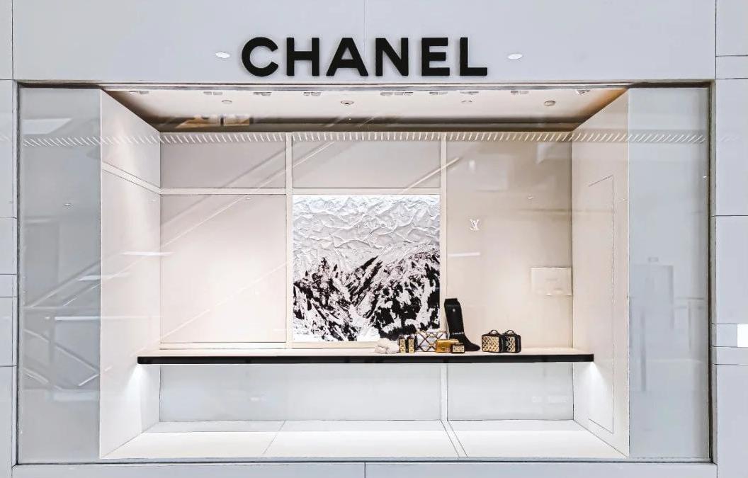 Chanel Window Display Design in 2021
