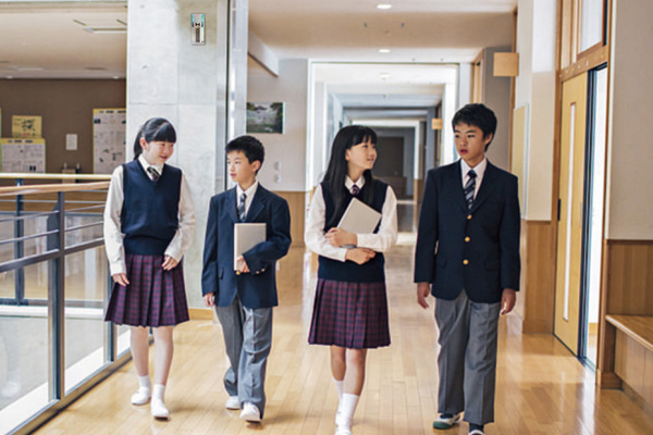 学校 School