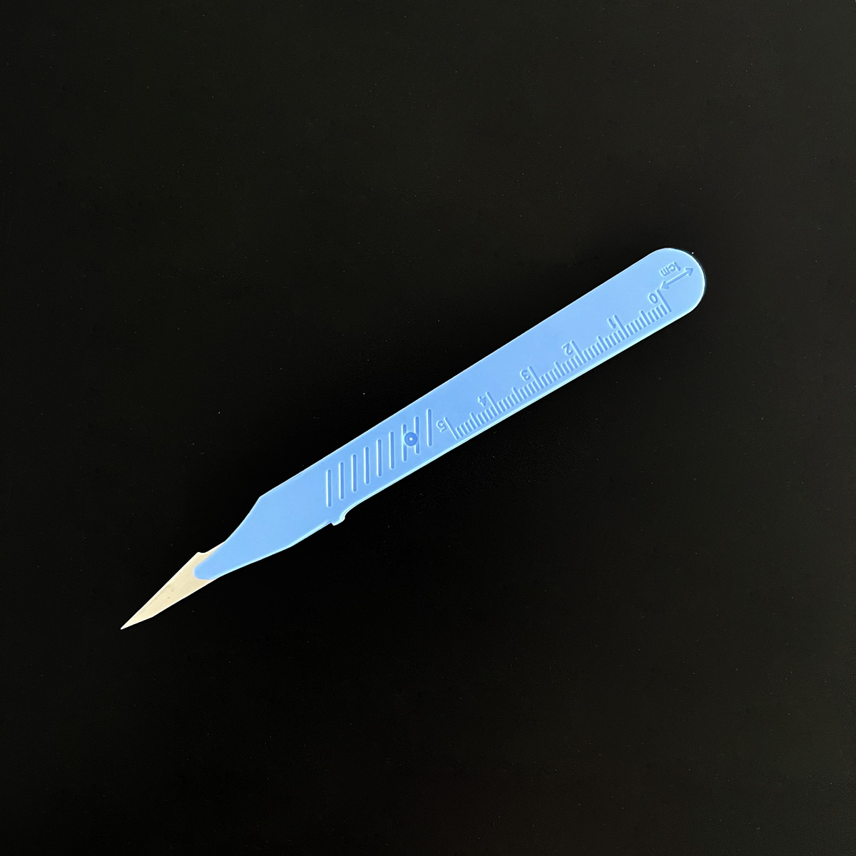 Sterile Carbon Steel Surgical Blade with Plastic Handle 