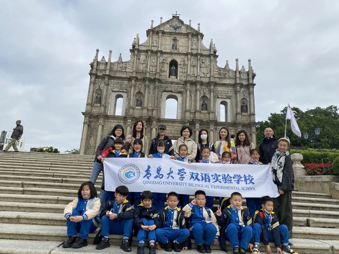 人文交流 筑梦同心 青实双语莲岛起舞。