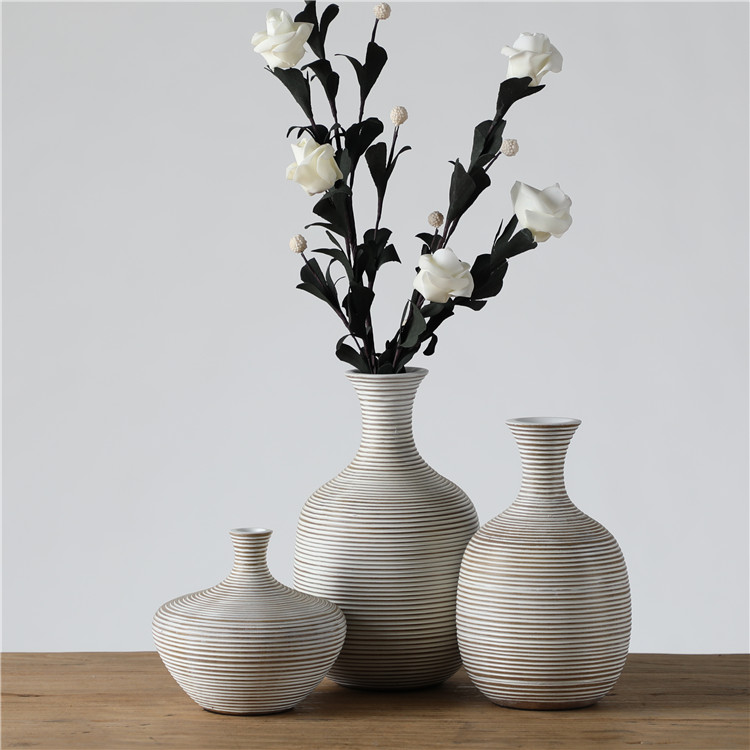 Exquisite ribbed Table Decoration Small Resin Vase Set
