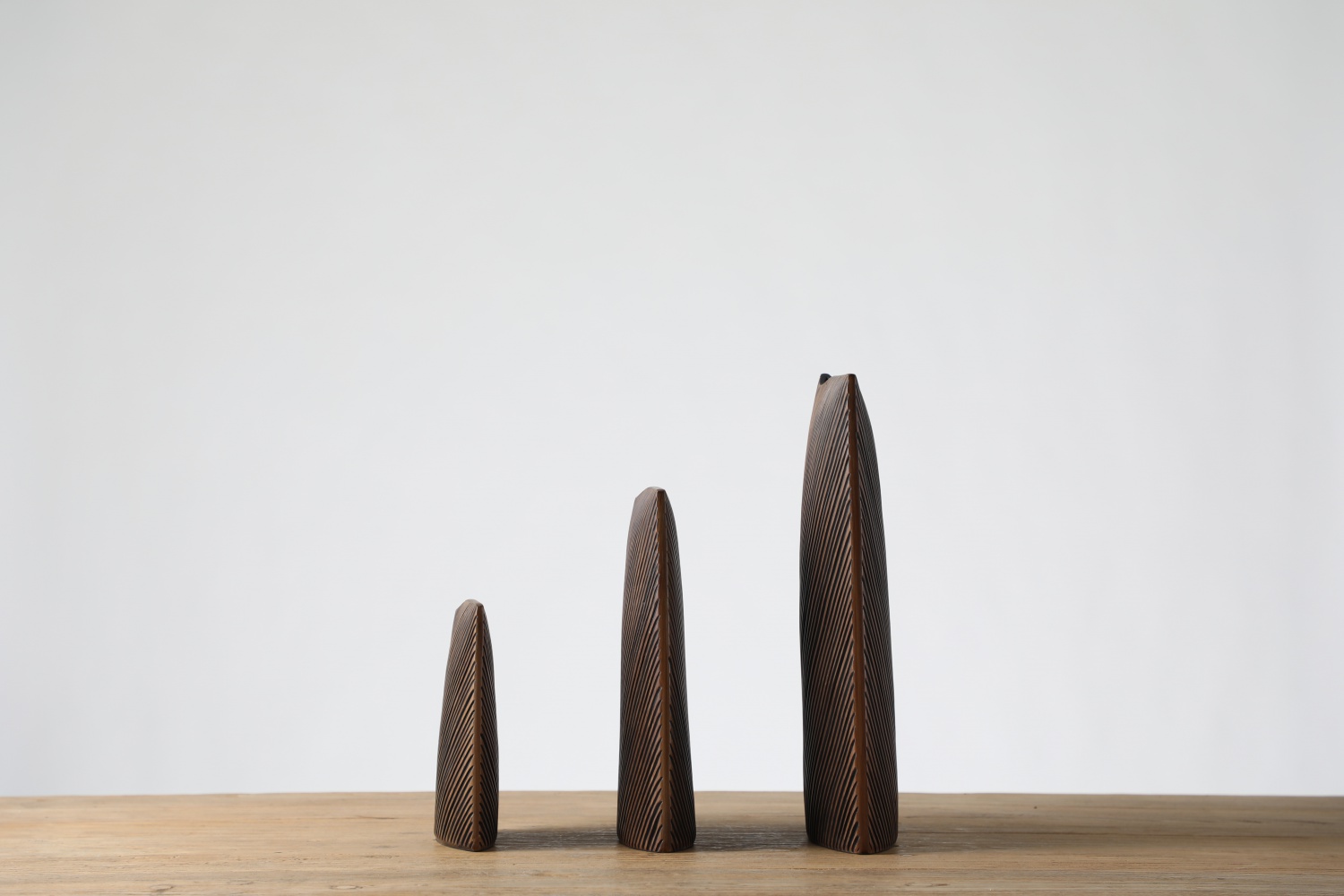 Good quality unique shape nordic style resin vase ornaments decorative flower vase for home decoration