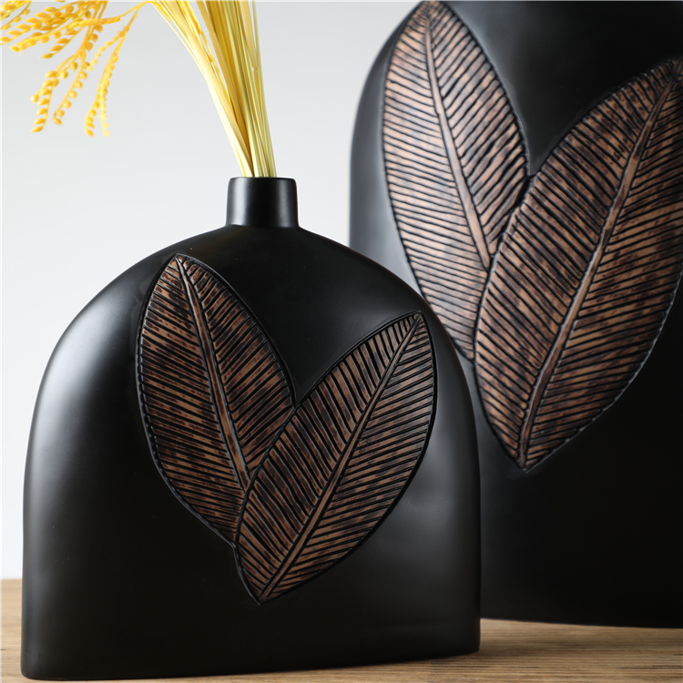 Hot Sale Resin Craft Vase Decor Ornament Leaf Pattern Black Resin Vase For Home Decor