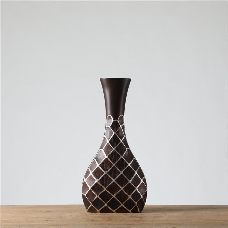 Manufacturer Cheap Resin Graceful Vase with Grid Pattern