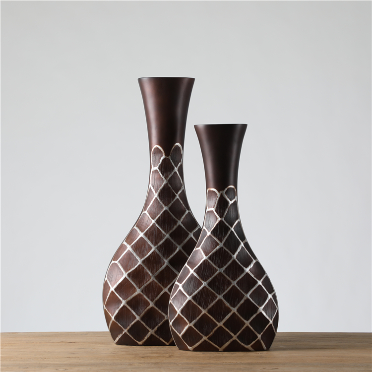 Manufacturer Cheap Resin Graceful Vase with Grid Pattern