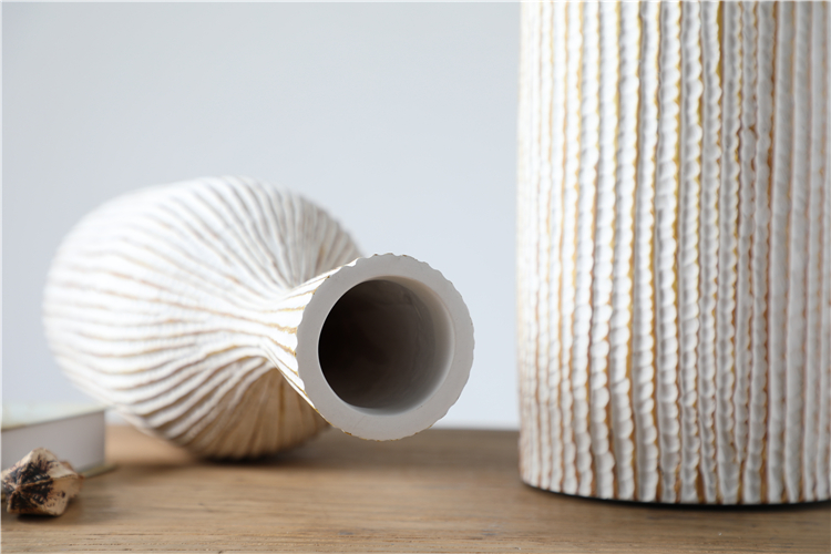 Wholesale Embossed Long Neck Home Decoration Resin Floor Vase