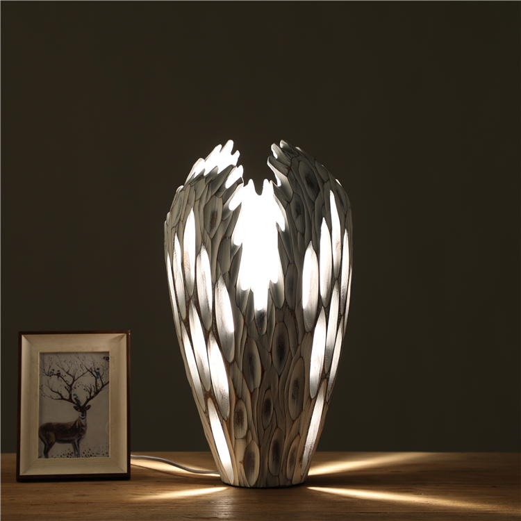 Postmodern Economic House Decoration Polyresin Decorative Night Study Lamp