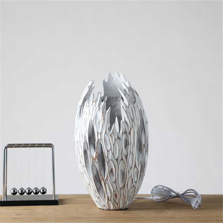 Postmodern Economic House Decoration Polyresin Decorative Night Study Lamp