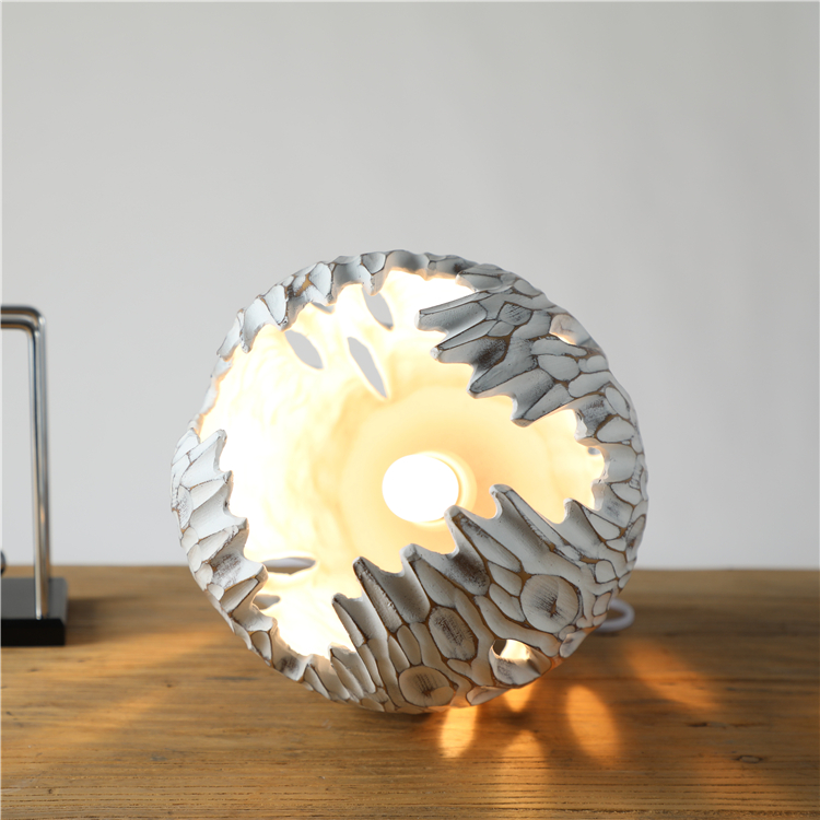 Postmodern Economic House Decoration Polyresin Decorative Night Study Lamp