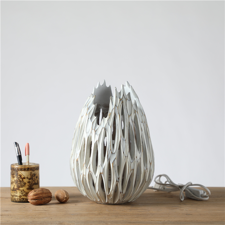 Postmodern Economic House Decoration Polyresin Decorative Night Study Lamp