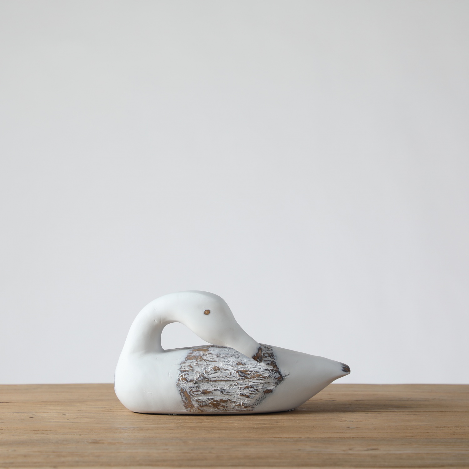 China Rustic Polyresin Handmade Modern White sea gull Ornament Home Decor