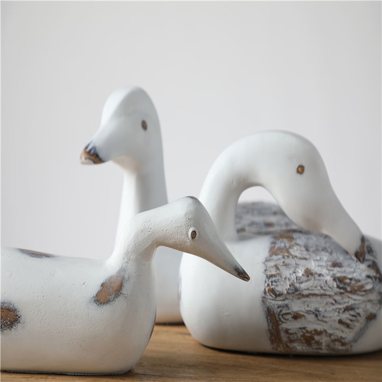 China Rustic Polyresin Handmade Modern White sea gull Ornament Home Decor