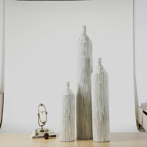 Best Selling Ornament Flower Vase Luxury White Embossed Resin Vase For Wedding