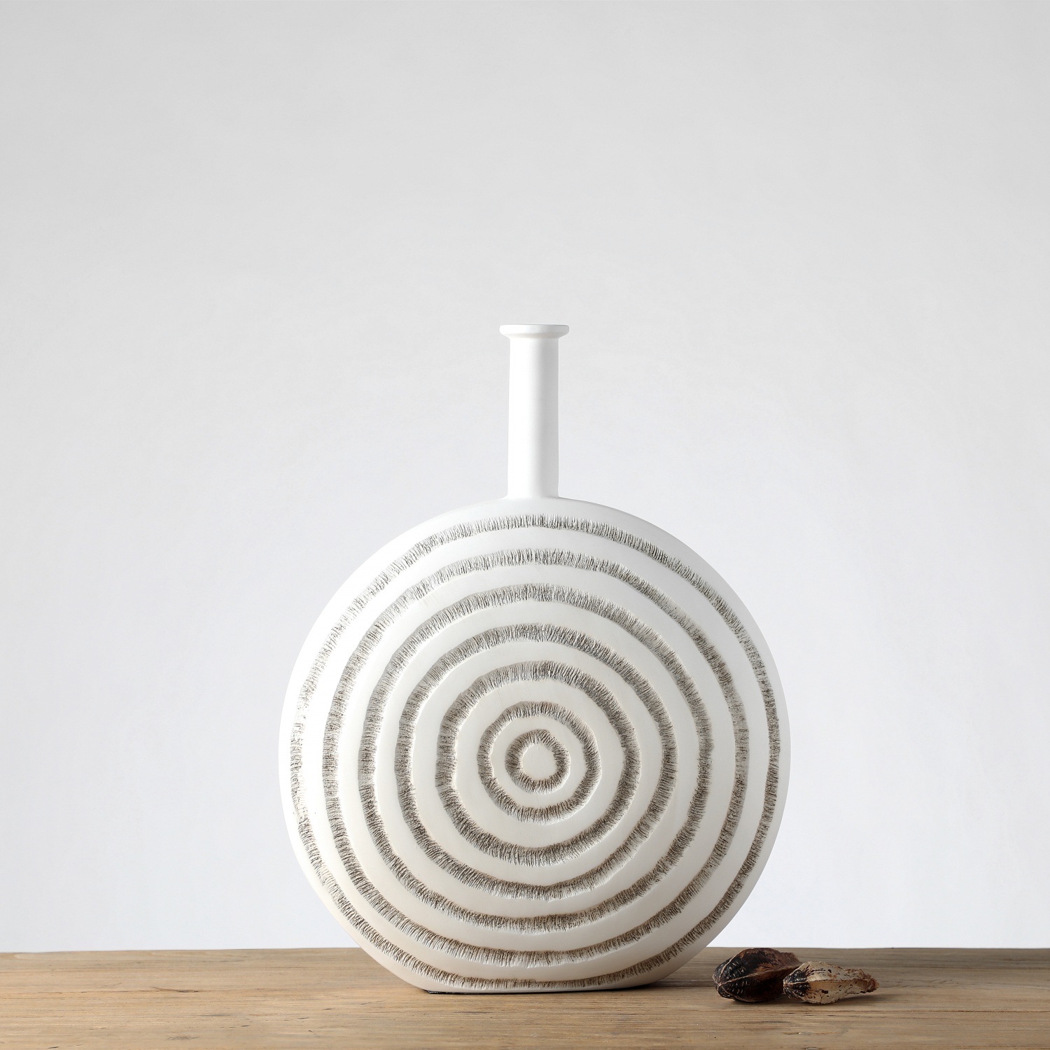 Hot Selling Rings texture Embossed Resin Floor Vase For Home Decor