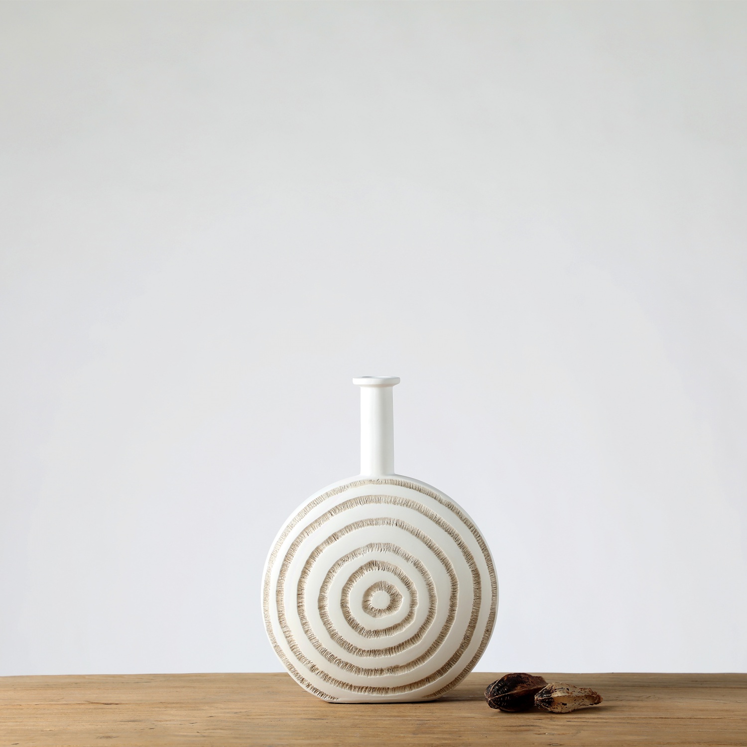 Hot Selling Rings texture Embossed Resin Floor Vase For Home Decor