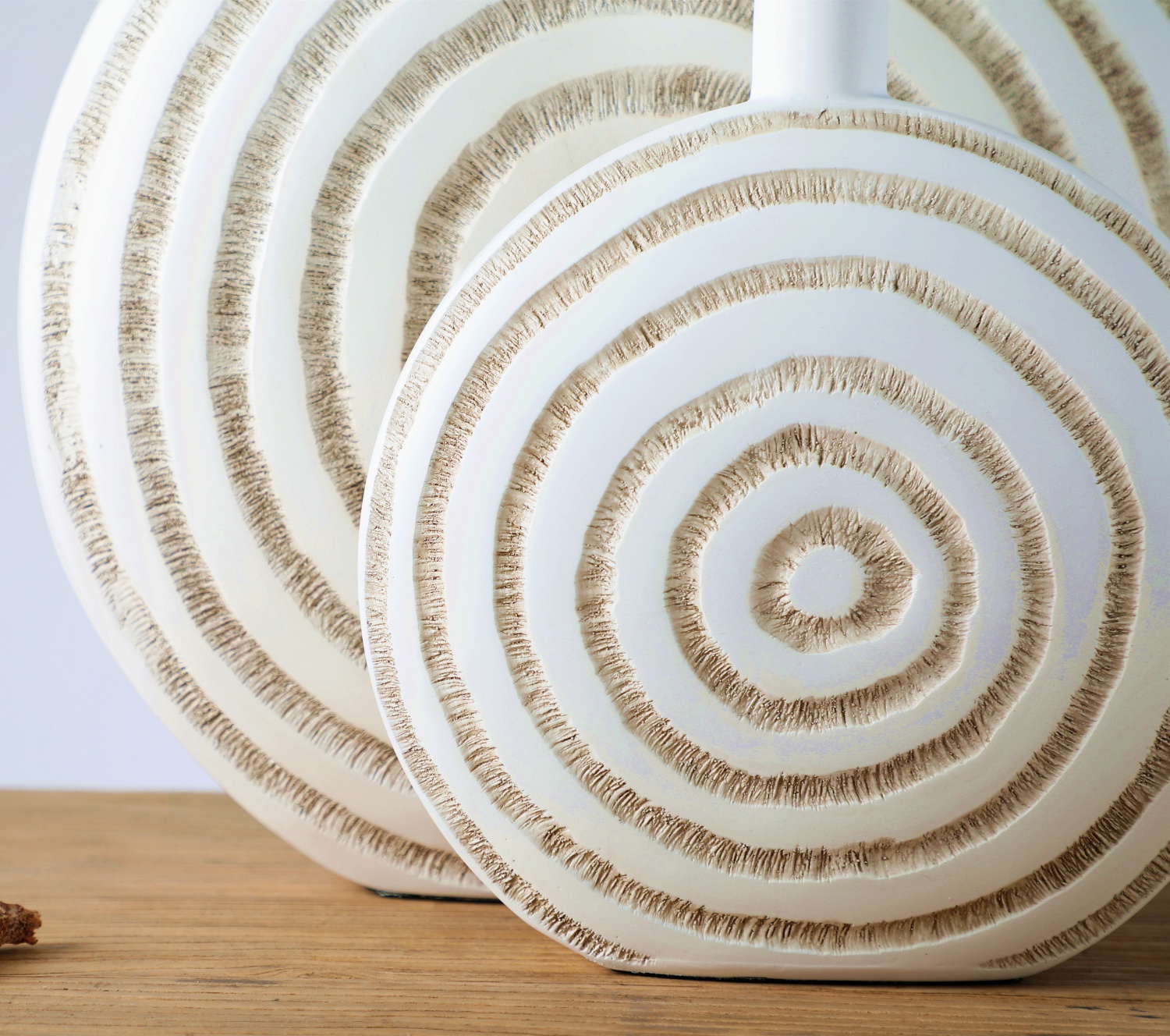 Hot Selling Rings texture Embossed Resin Floor Vase For Home Decor