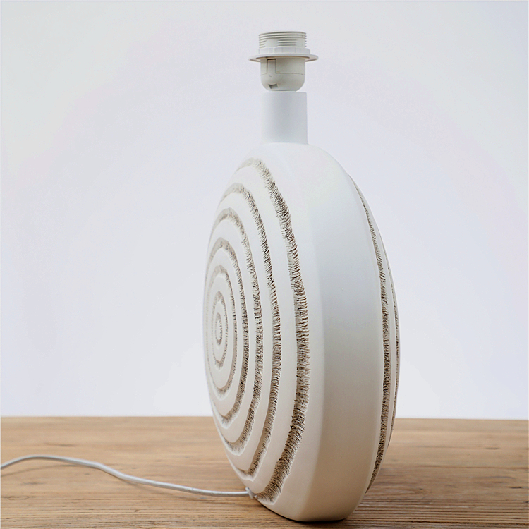 Modern Beautiful Antique Polyresin Energy-saving Table Lighting Lamp