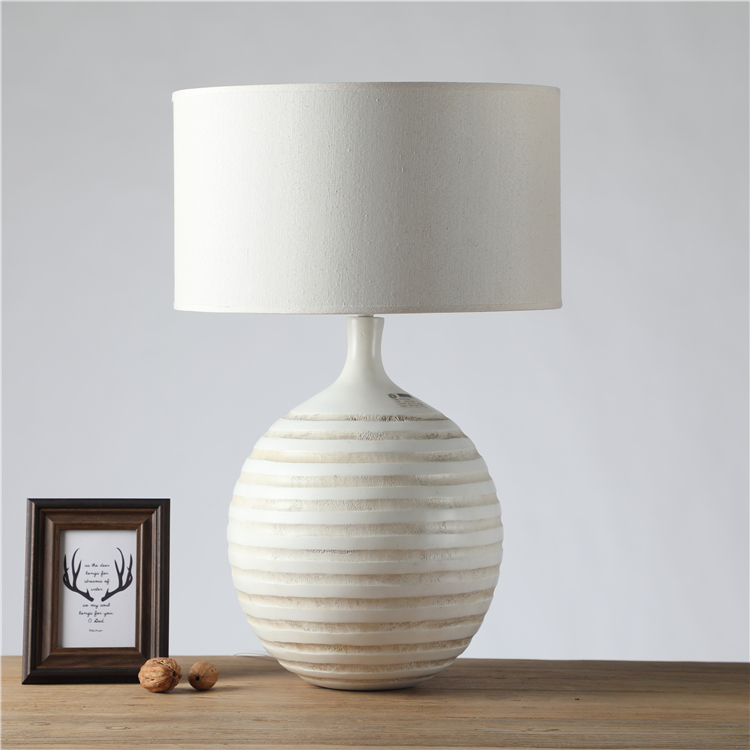 Resin Base Lamp Wholesale Home Decorative Modern Bedside Table Lamp Desk