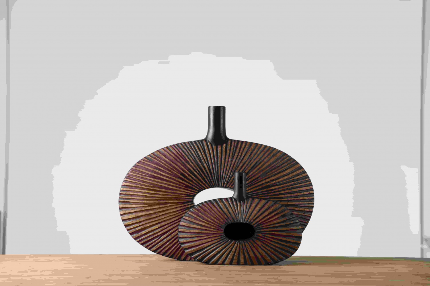 New Design Custom Luxury Home Decoration Flower Vases Art Crafts Resin Vase For Home Decor