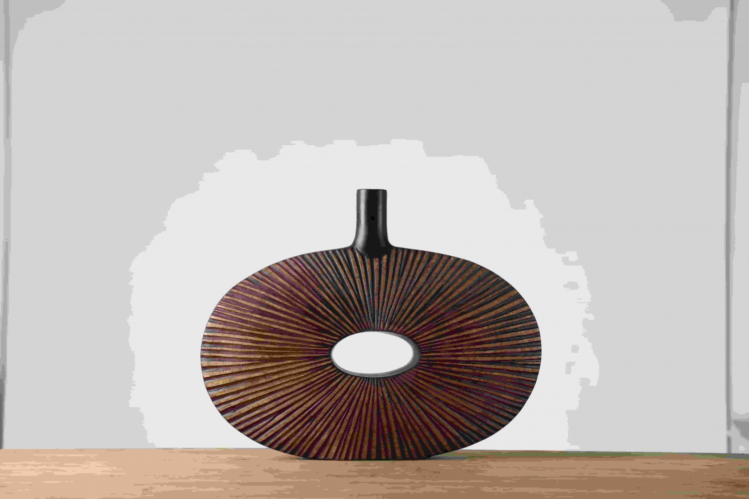 New Design Custom Luxury Home Decoration Flower Vases Art Crafts Resin Vase For Home Decor