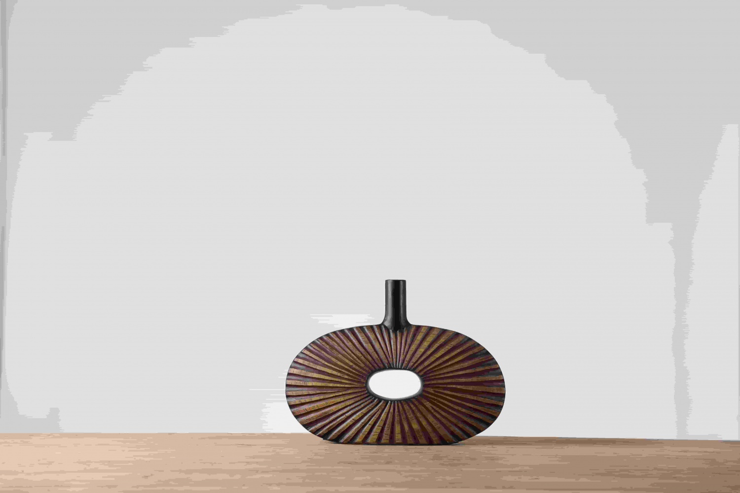 New Design Custom Luxury Home Decoration Flower Vases Art Crafts Resin Vase For Home Decor