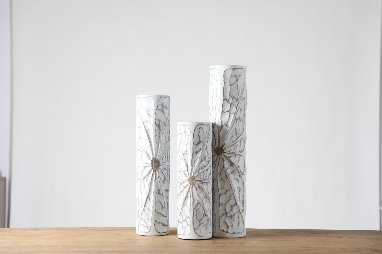 Best Selling Simple Resin Crafts Room Resin Floor Vase White Flower Vase For Home Decor