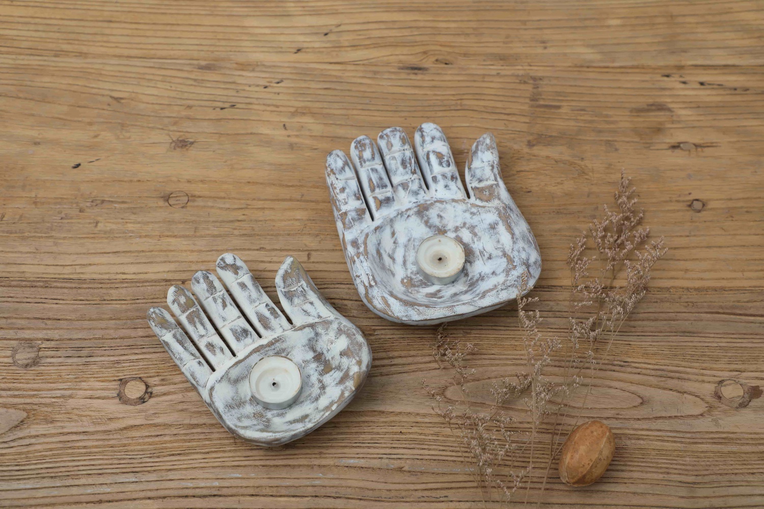 Best Selling Promotional Resin Votive Hand Decorating Candle Holders