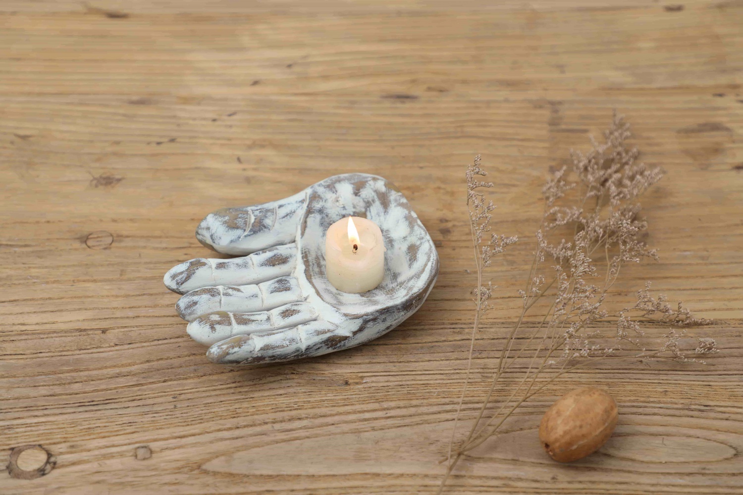 Best Selling Promotional Resin Votive Hand Decorating Candle Holders