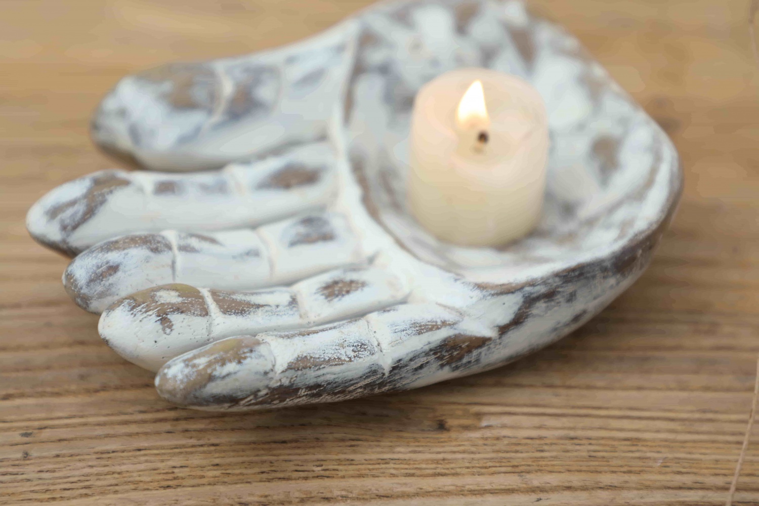 Best Selling Promotional Resin Votive Hand Decorating Candle Holders