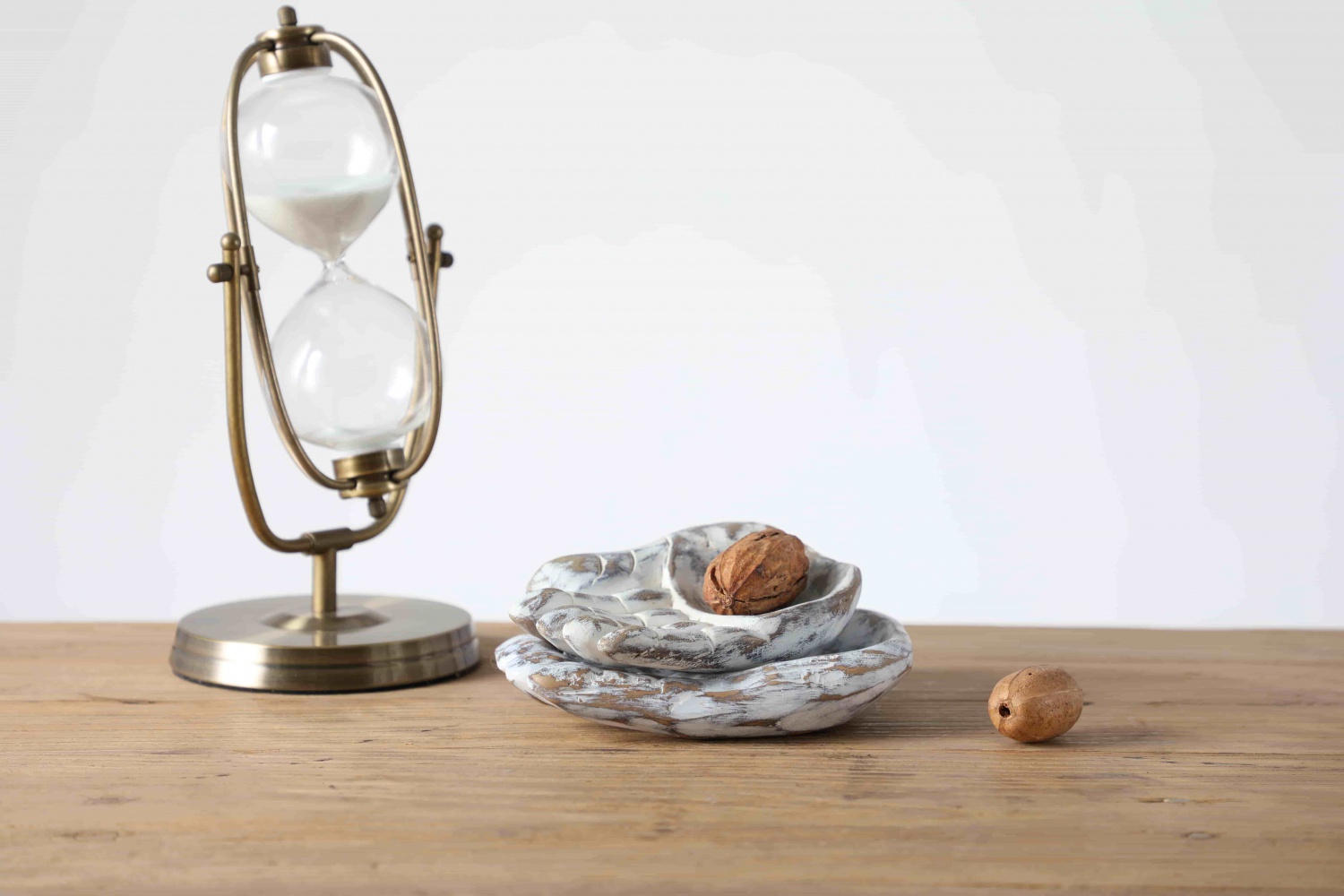 Best Selling Promotional Resin Votive Hand Decorating Candle Holders