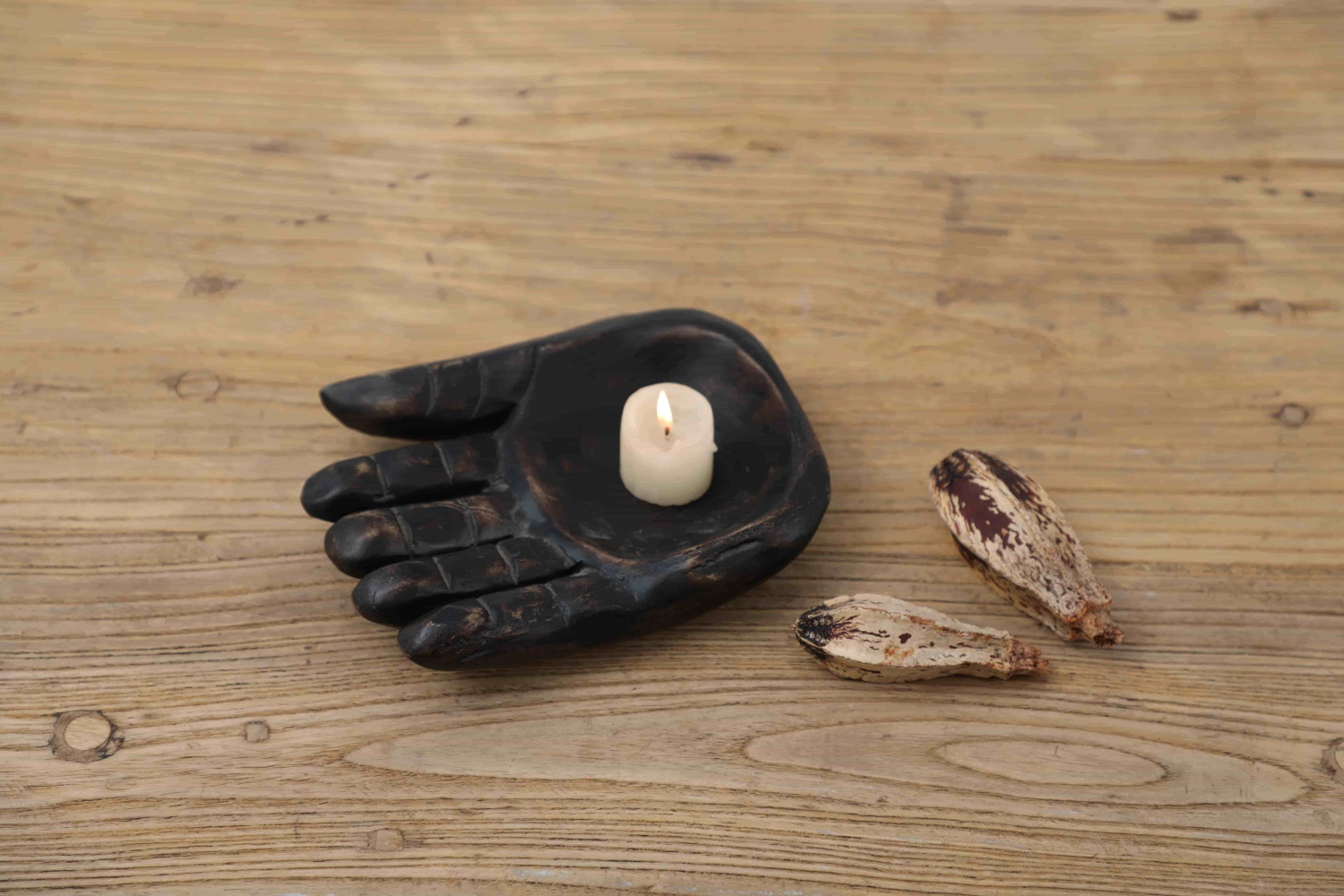 Popular Black Hand Polyresin Decorative Funny Palm Tealight Candle Holder