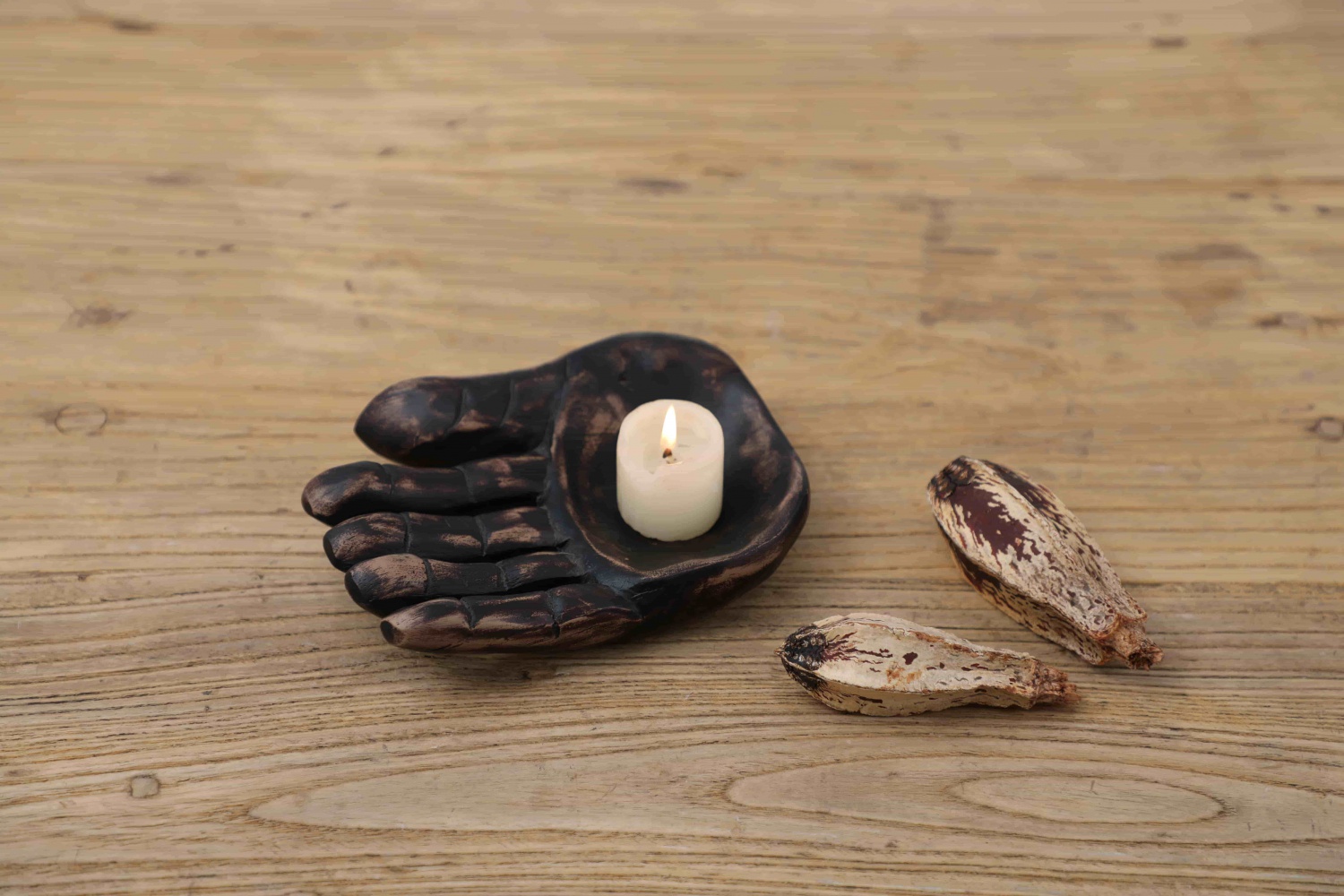 Popular Black Hand Polyresin Decorative Funny Palm Tealight Candle Holder