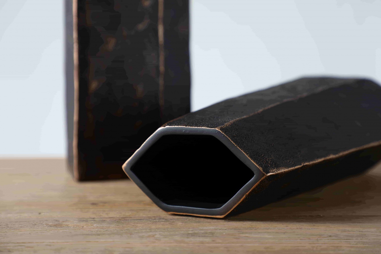 Manufacturer Unique Home Decoration Pieces Office Table Decor Vase Square Resin Flower Vase Home Decoration