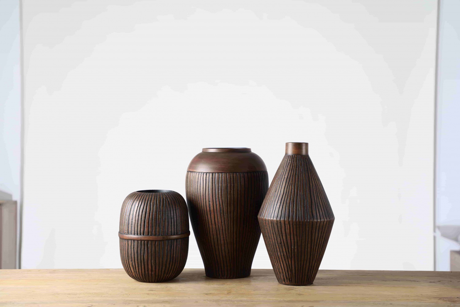 New Design Traditional Superior Showy Table Vase Home Decoration Artwork Resin Flower Vase For Sale