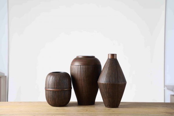 New Design Traditional Superior Showy Table Vase Home Decoration Artwork Resin Flower Vase For Sale
