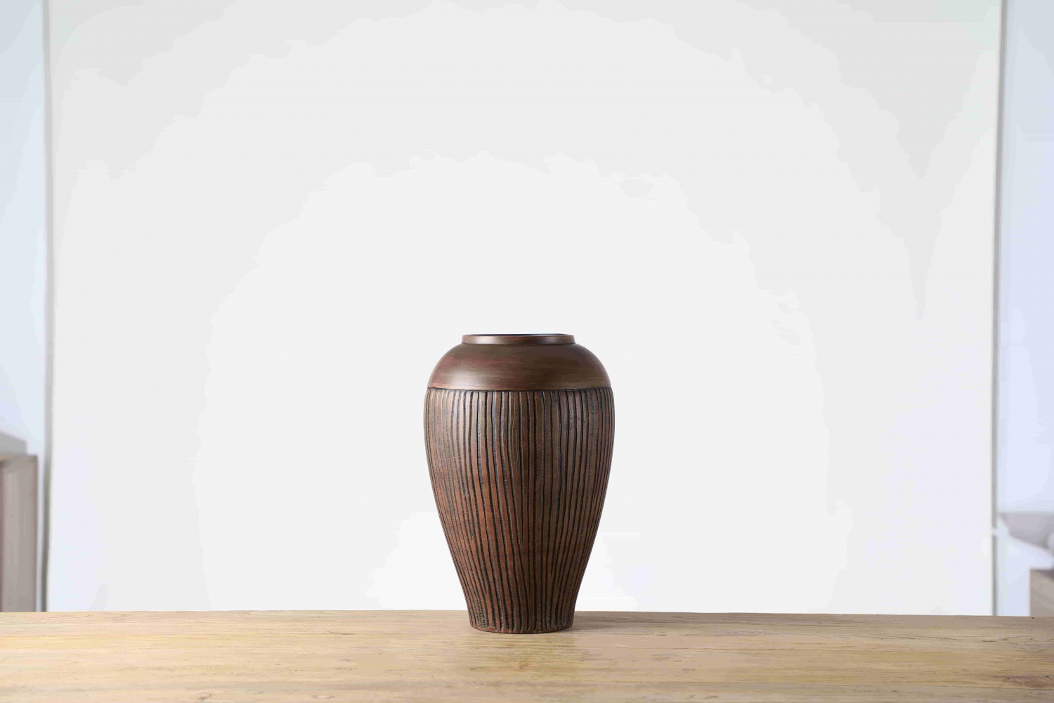 New Design Traditional Superior Showy Table Vase Home Decoration Artwork Resin Flower Vase For Sale