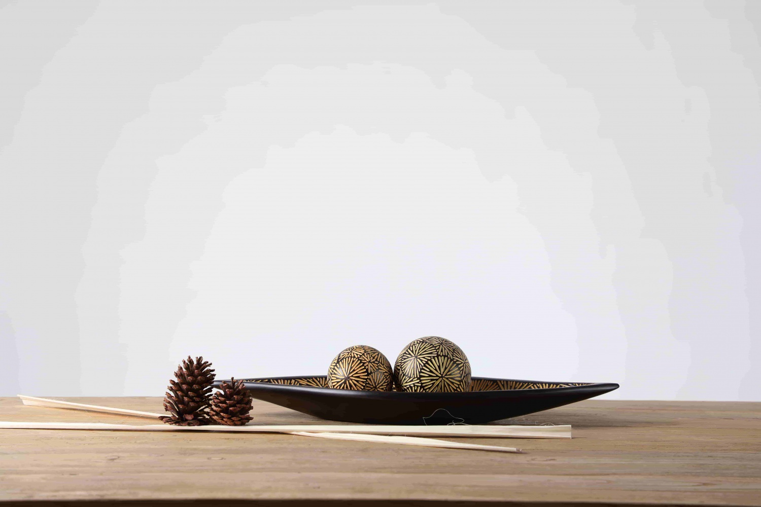 Set Of Imprint Polyresin Craft Plate With Resin Ball Home Decor Items For Sale