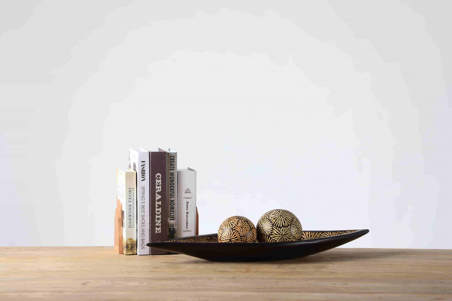 Set Of Imprint Polyresin Craft Plate With Resin Ball Home Decor Items For Sale