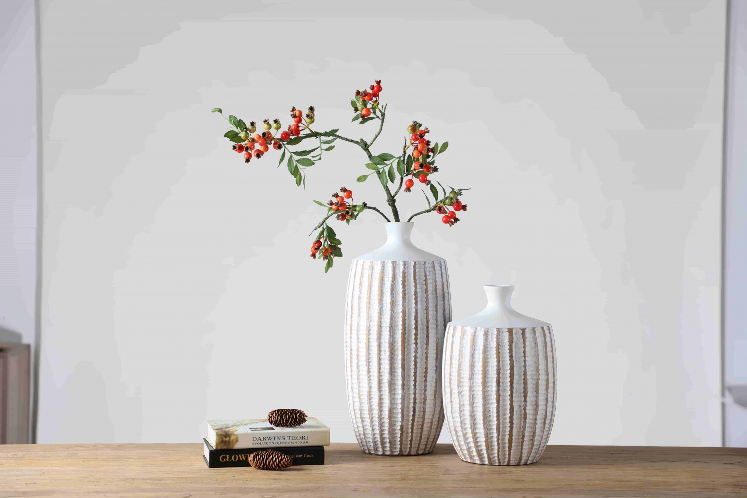 Wholesale Modern Home Decoration Resin Flower Vases White Vases For Sale