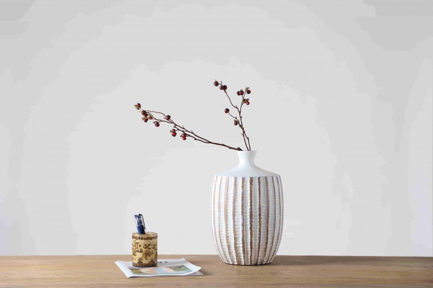 Wholesale Modern Home Decoration Resin Flower Vases White Vases For Sale