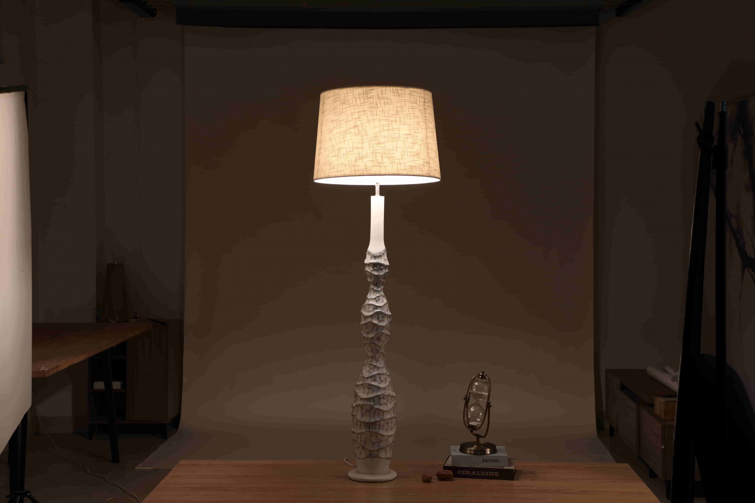 Modern Luxury Resin Tall Table Carved Lamp For Home Decor