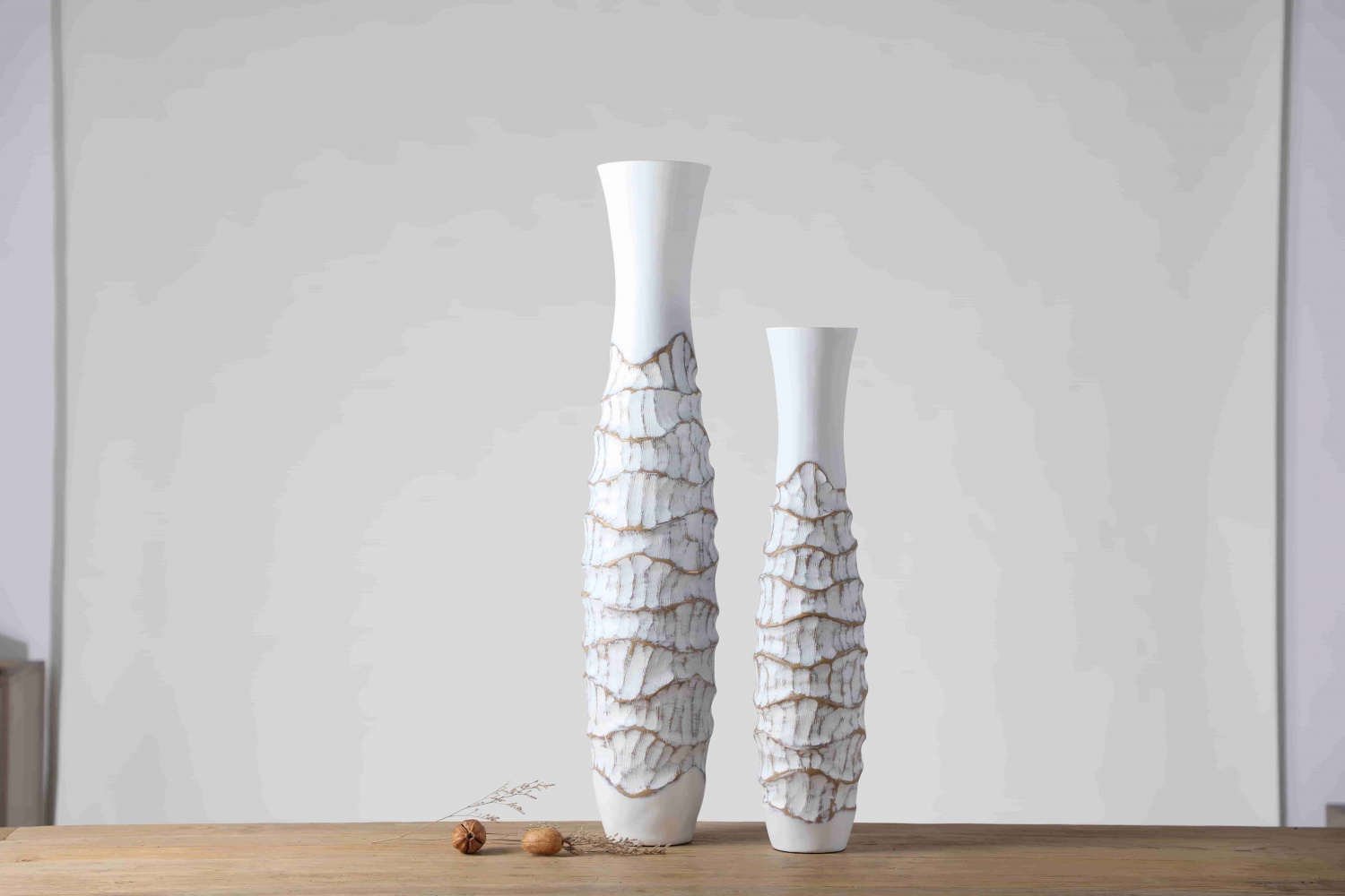 European Art Table Decor White Vase Embossed Resin Home Decoration Vase For Table