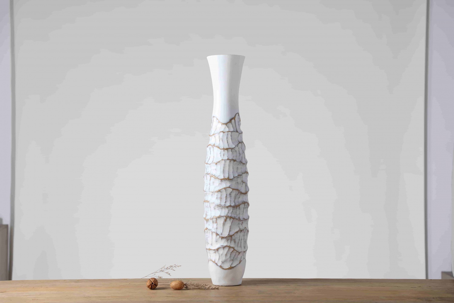European Art Table Decor White Vase Embossed Resin Home Decoration Vase For Table