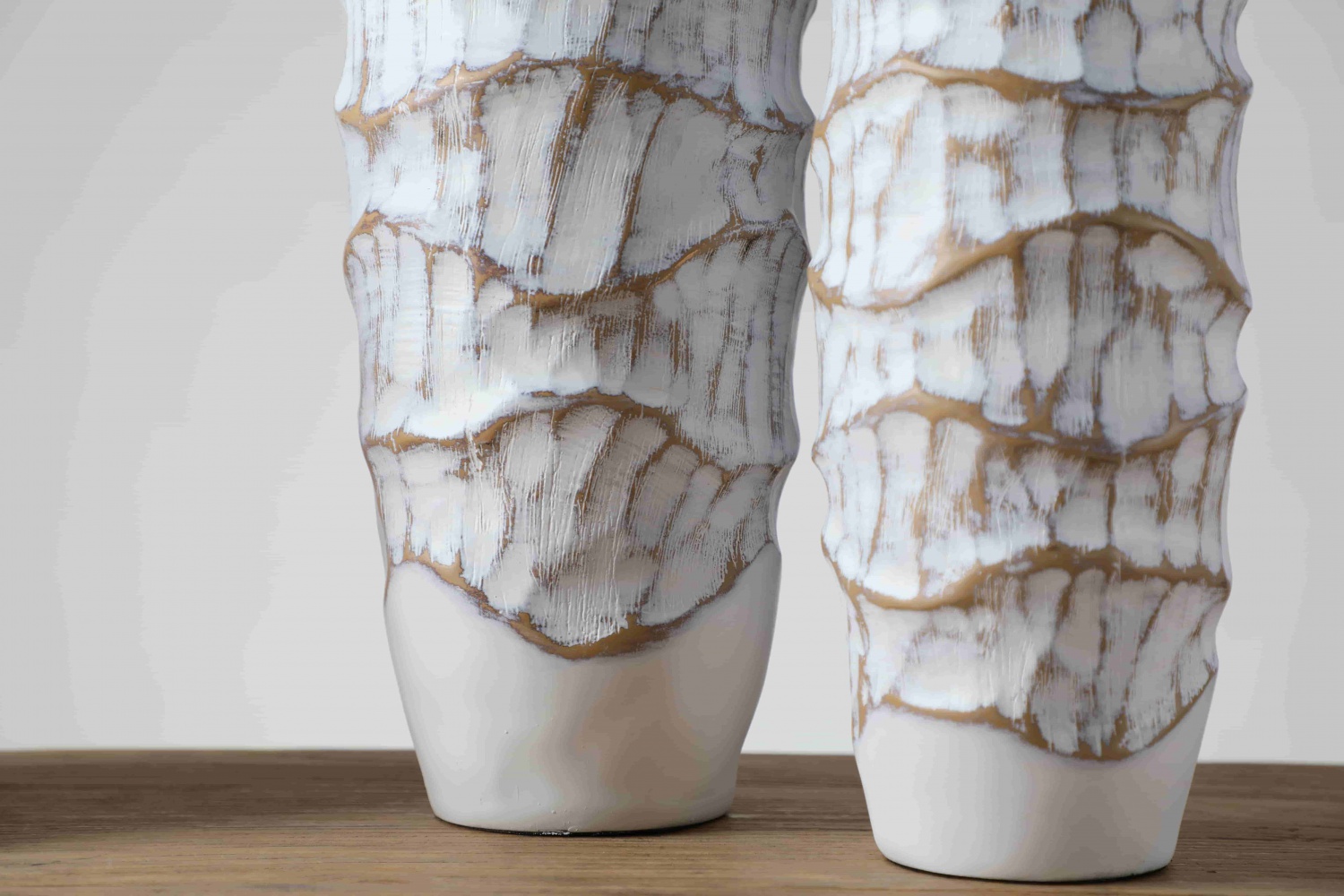 European Art Table Decor White Vase Embossed Resin Home Decoration Vase For Table