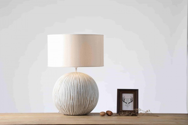 European style household products modern resin desk light table lamp for living room bedroom romantic bedside lamp