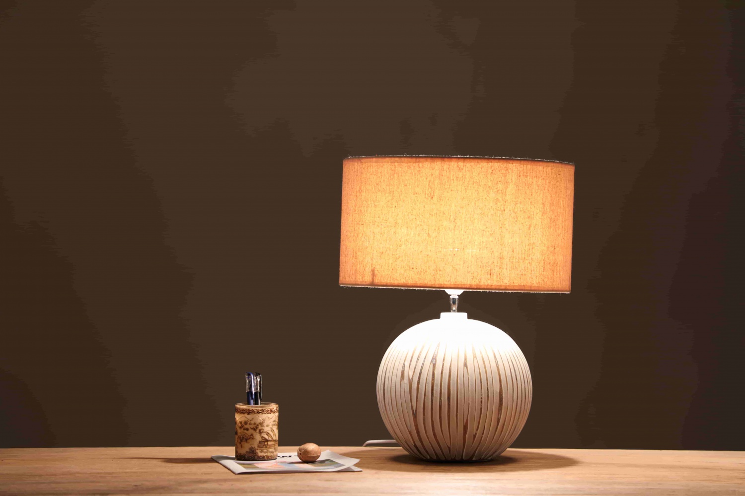 European style household products modern resin desk light table lamp for living room bedroom romantic bedside lamp