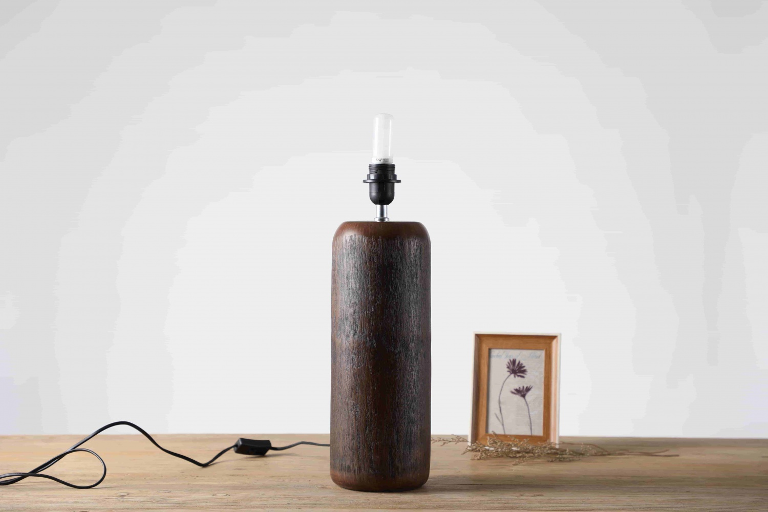 High quality hotel european modern resin bed side decorative led table lamp for home decor